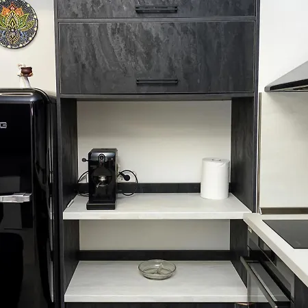 Apartament New Black & White Flat 5 Min Away From Sea Garden By Flat Mаnager