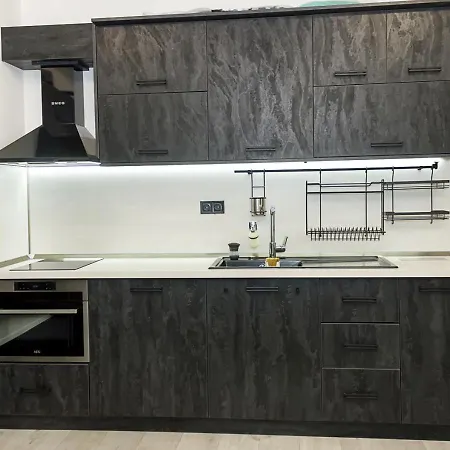 New Black & White Flat 5 Min Away From Sea Garden By Flat Mаnager Varna