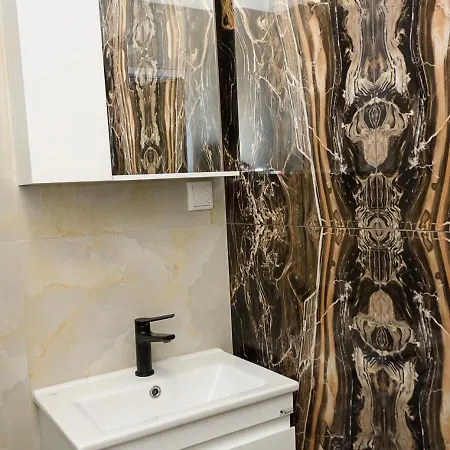 Apartament New Black & White Flat 5 Min Away From Sea Garden By Flat Mаnager